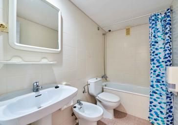 appartement avec salle de bain
