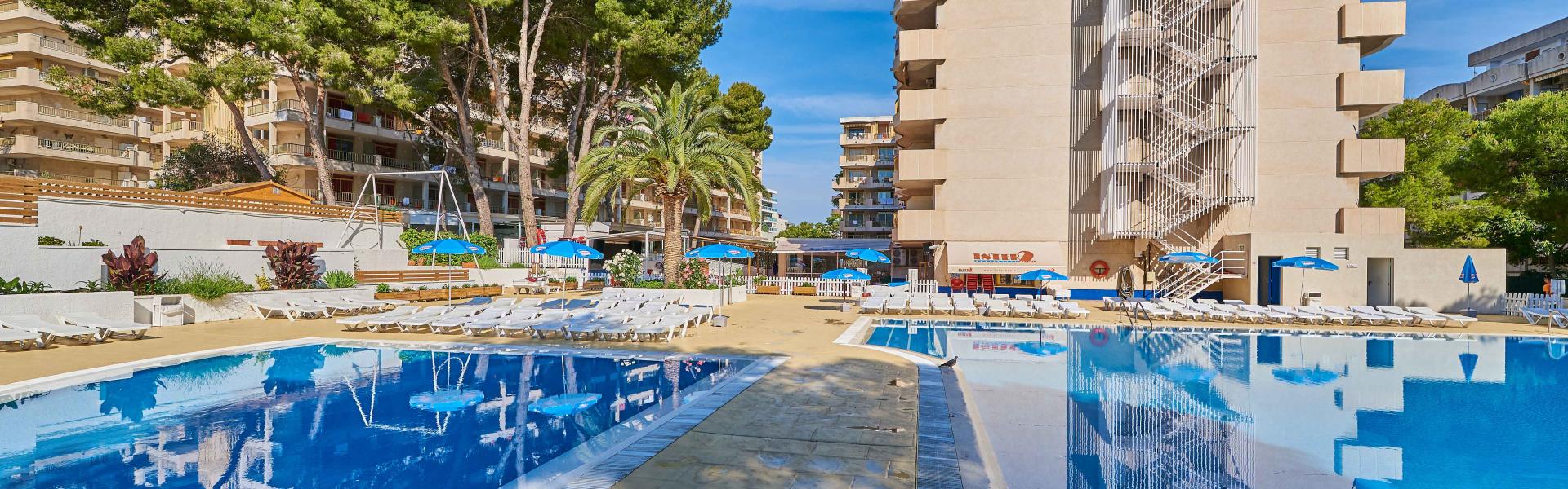 Pools of the Aparthotel Inter 2 Salou