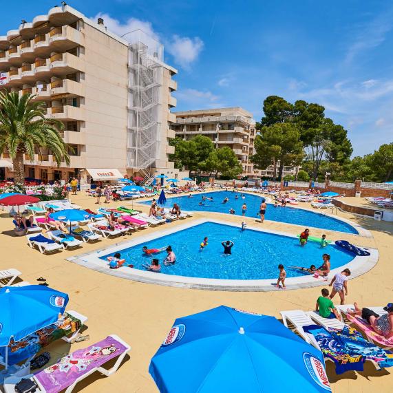 Piscines exteriors de l'Aparthotel Inter 2 Salou