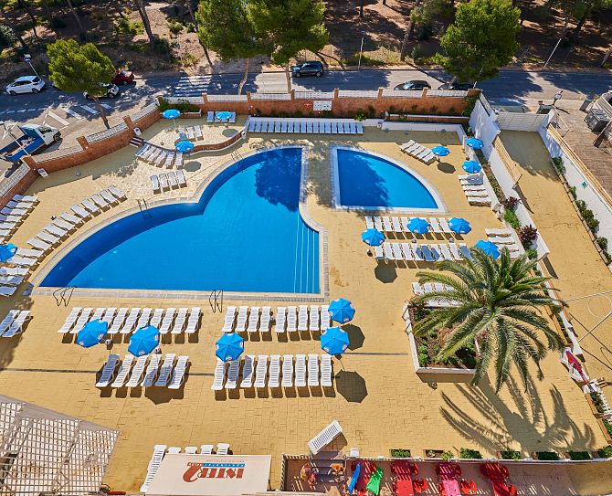 Pools of the Aparthotel Inter 2 Salou